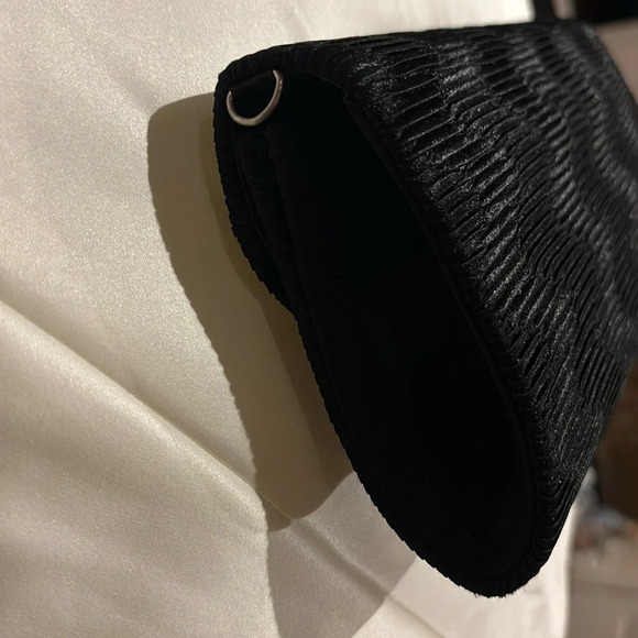 Vintage style satin pleated flower detail black evening clutch bag. - Picture 11 of 15